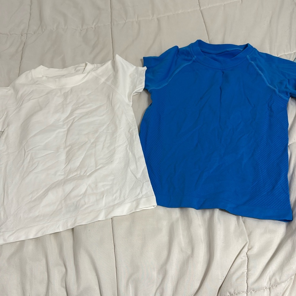 Pack of 2 short sleeve workout shirts